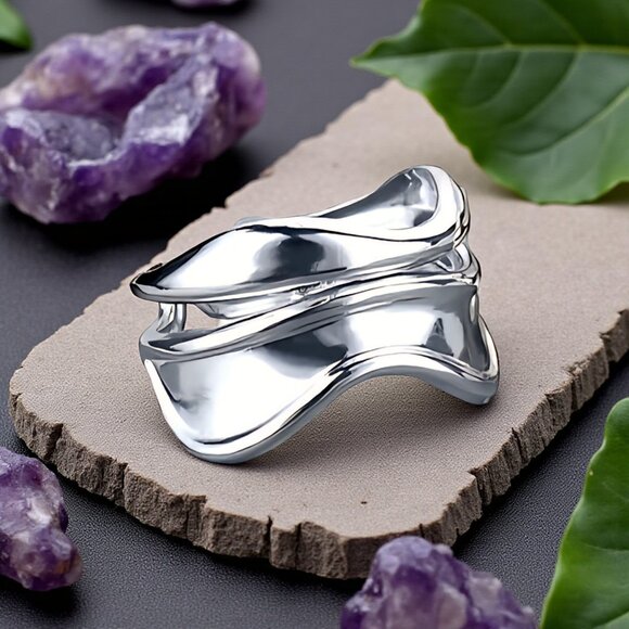 🆕️Elegant 18K Gold Plated Stainless Steel Open Adjustable Wave Ring 🌊 - Picture 9 of 11